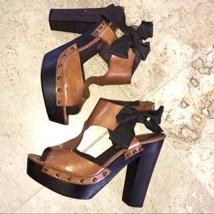HINGE Leather Platform Sandal